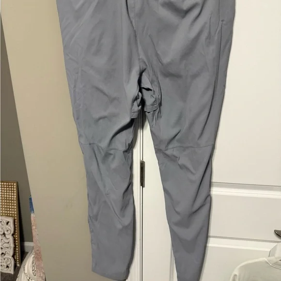 Men's Lululemon Light Gray Golf Pants - Picture 2 of 3